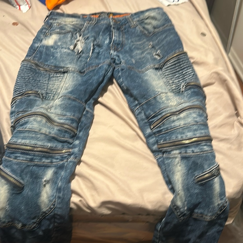 Ripped Jeans